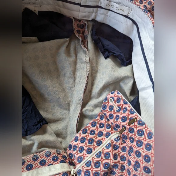 J. Crew Cafe Capri's Size 6 - Red, Cream and Blue Floral Print - Picture 12 of 12